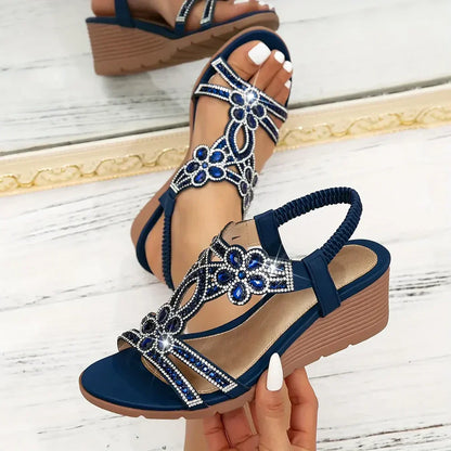 Sandali con mini zeppa e strass floreali