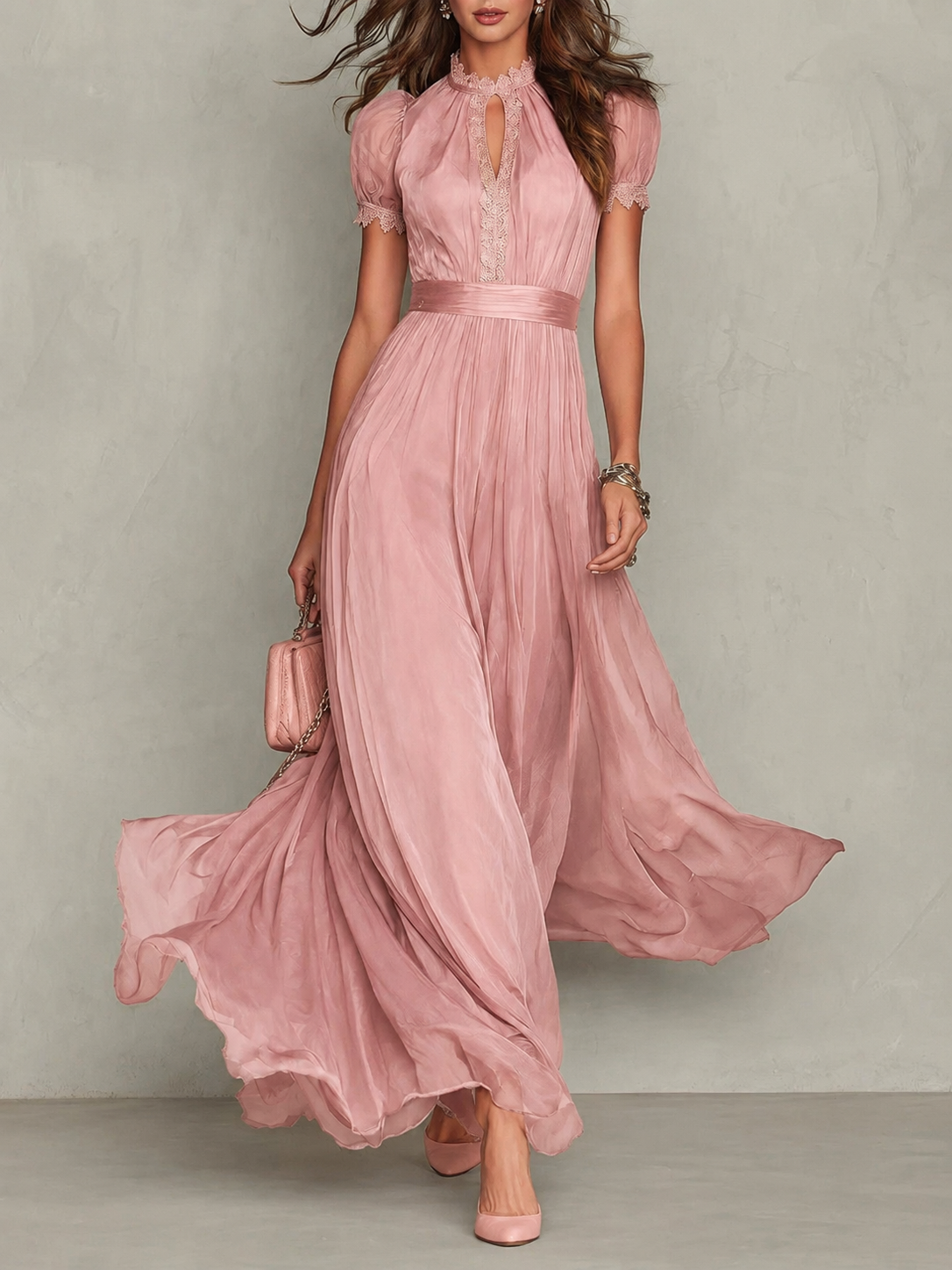 Abito lungo rosa con scollo a goccia e bordo in pizzo chiffon