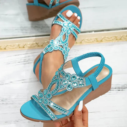 Sandali con mini zeppa e strass floreali