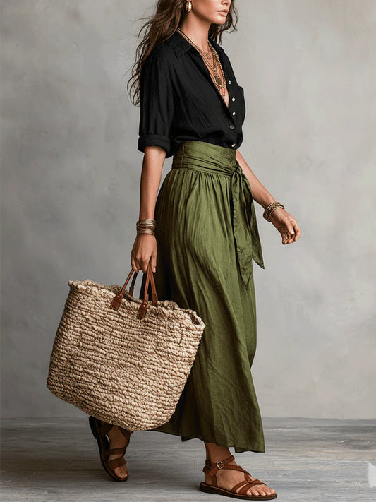 Completo due pezzi: t-shirt nera e gonna midi verde oliva