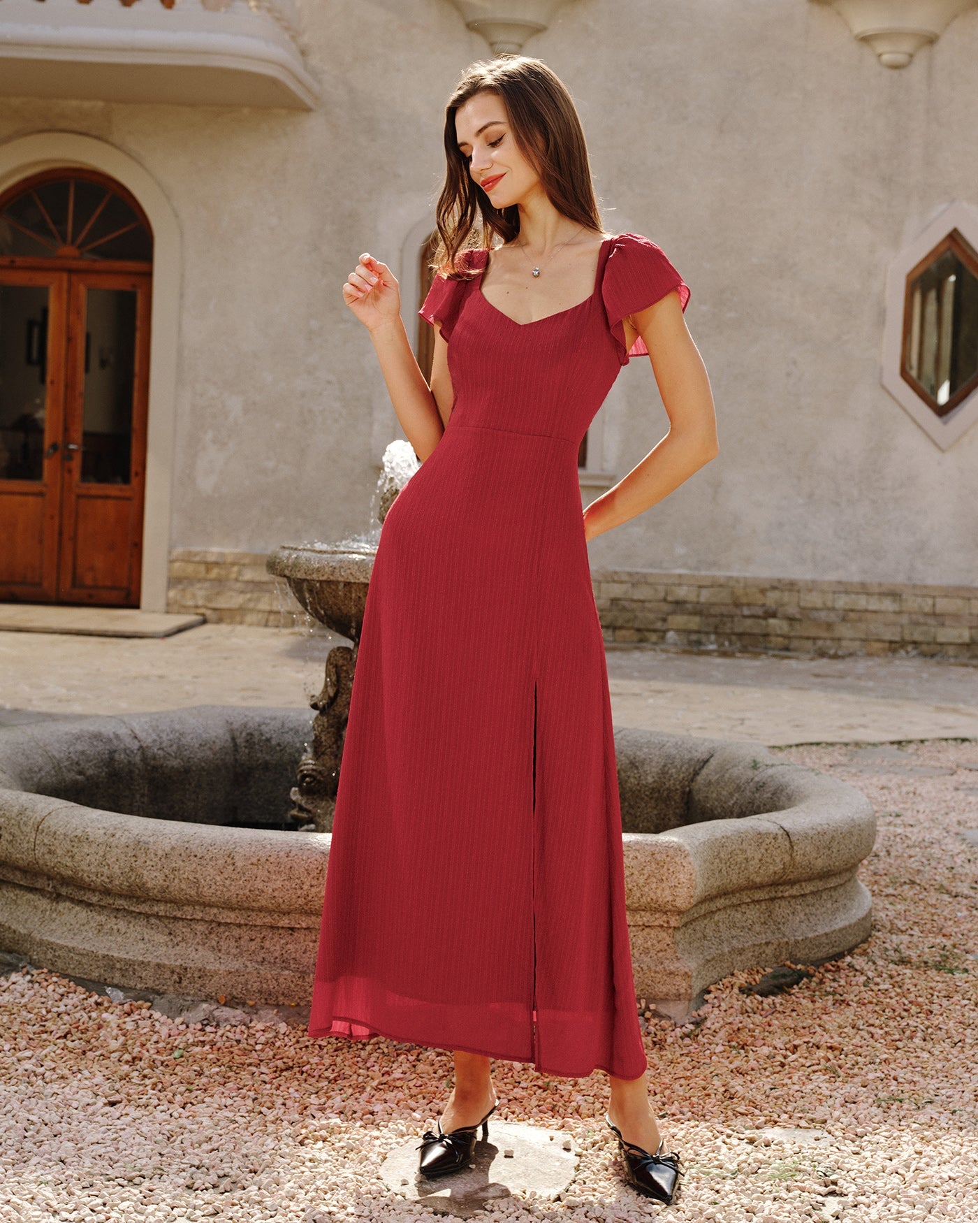 Abito con scollo a cuore rosso